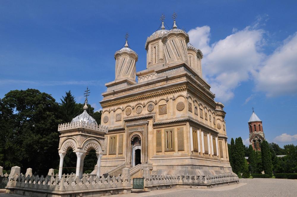 Arhitectura exterioară a Mănăstirii Curtea de Argeș